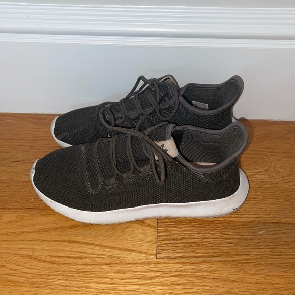 Army Green-ish Grey adidas sneakers - Picture 3 of 6